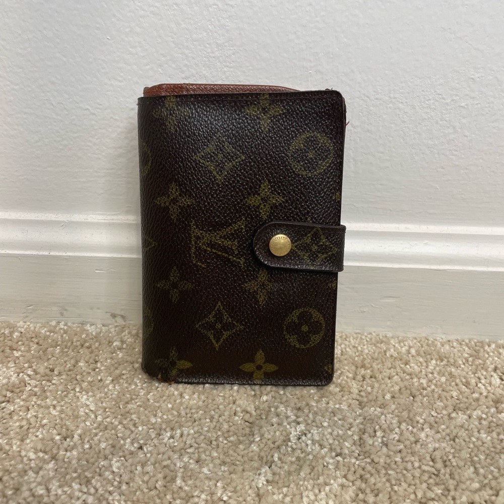 LOUIS VUITTON Vintage Kiss Lock Wallet Monogram Leather Brown